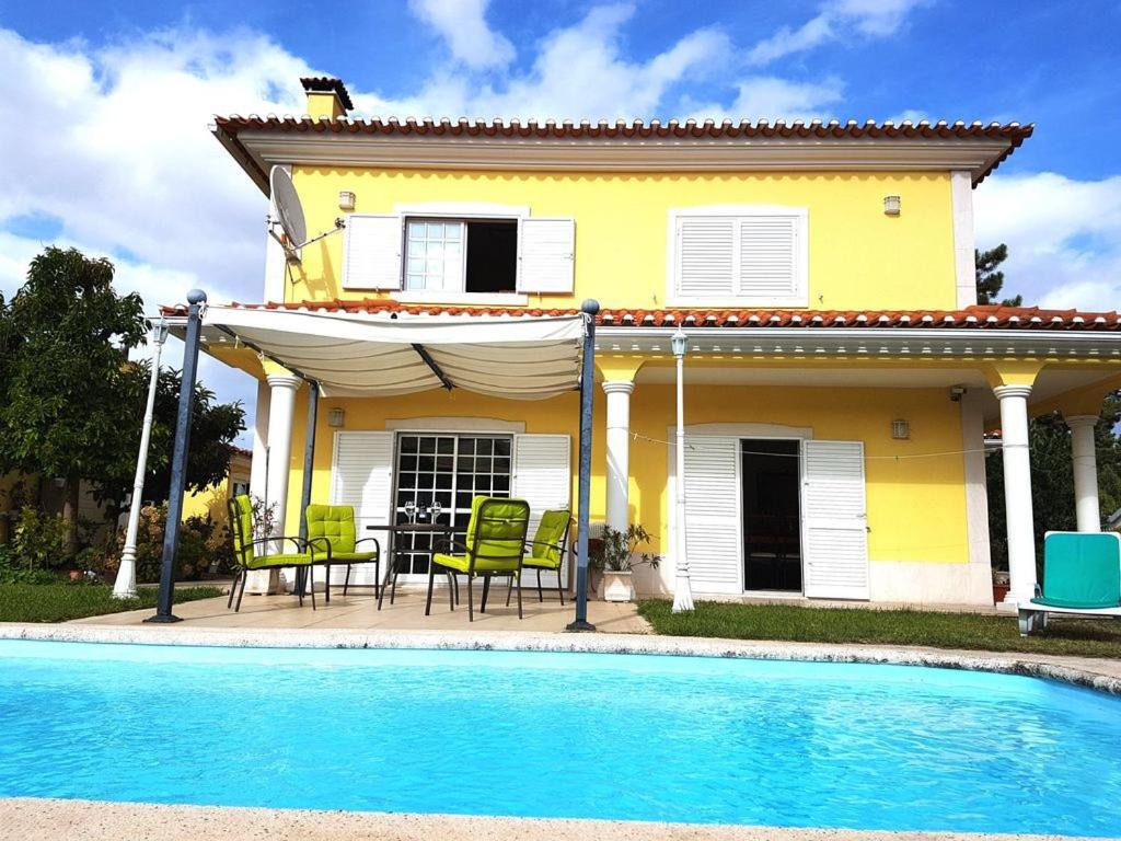 B House Verdizela Corroios Exterior foto